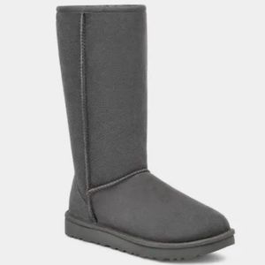 Gray Ugg tall classic boots size 6